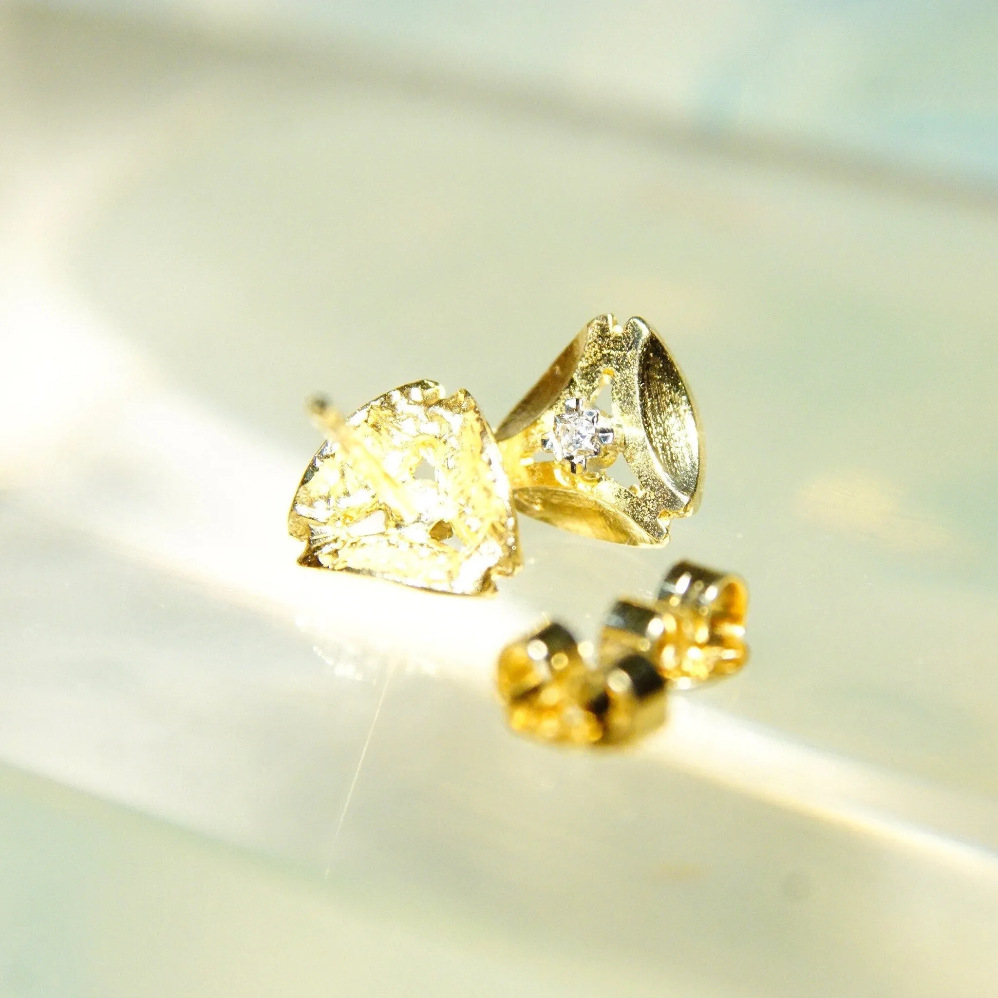 Vintage Minimalist 14K Gold Diamond Stud Earrings, Yellow Gold Rounded Triangle Studs, Prong-Set Accent Diamonds, 585 Pushbacks, 8.5mm
