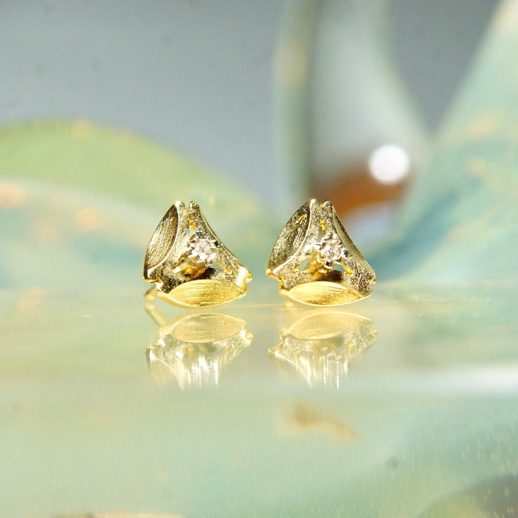 Vintage Minimalist 14K Gold Diamond Stud Earrings, Yellow Gold Rounded Triangle Studs, Prong-Set Accent Diamonds, 585 Pushbacks, 8.5mm