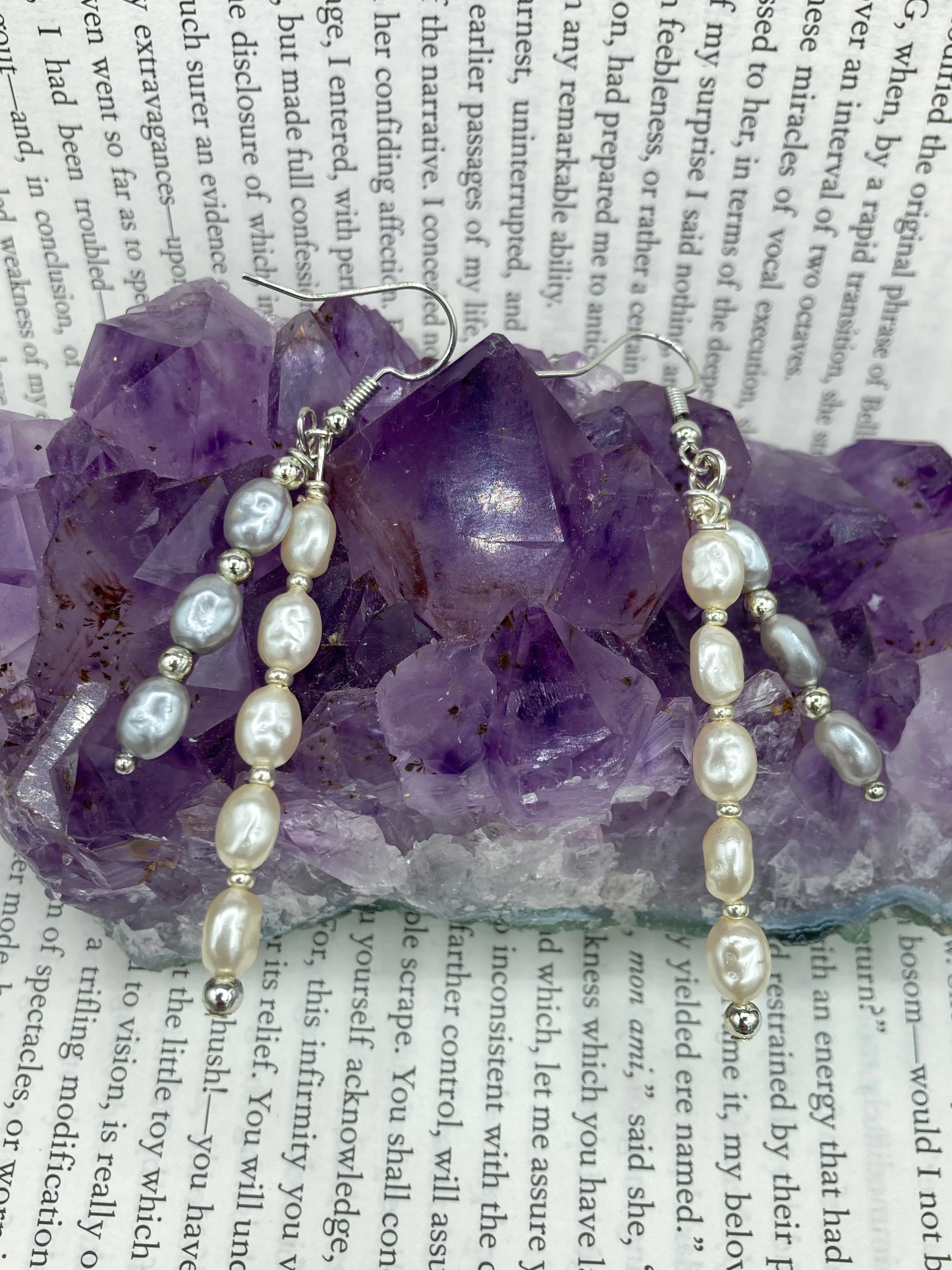 White And Gray Baroque Pearls And Black Glass Beaded Necklace, Shabby Chic, Boho Chic, Nature Inspired