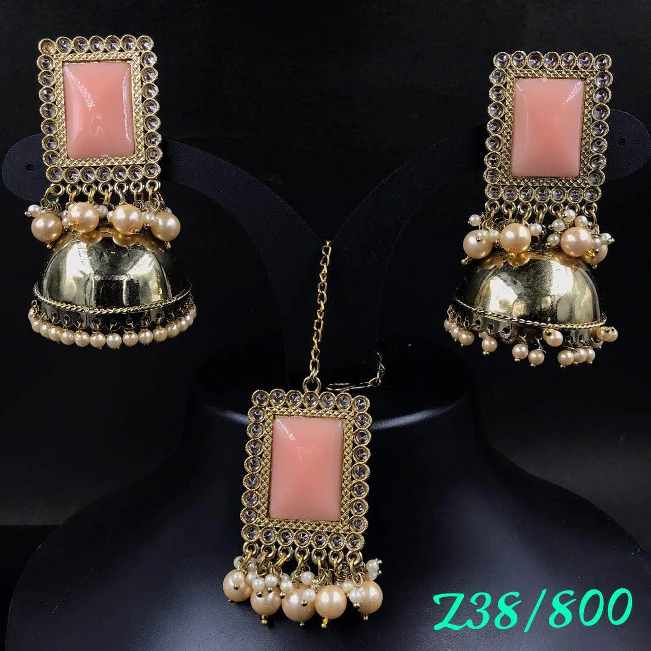 ZEVAR I Kundan Earrings With Maangtika